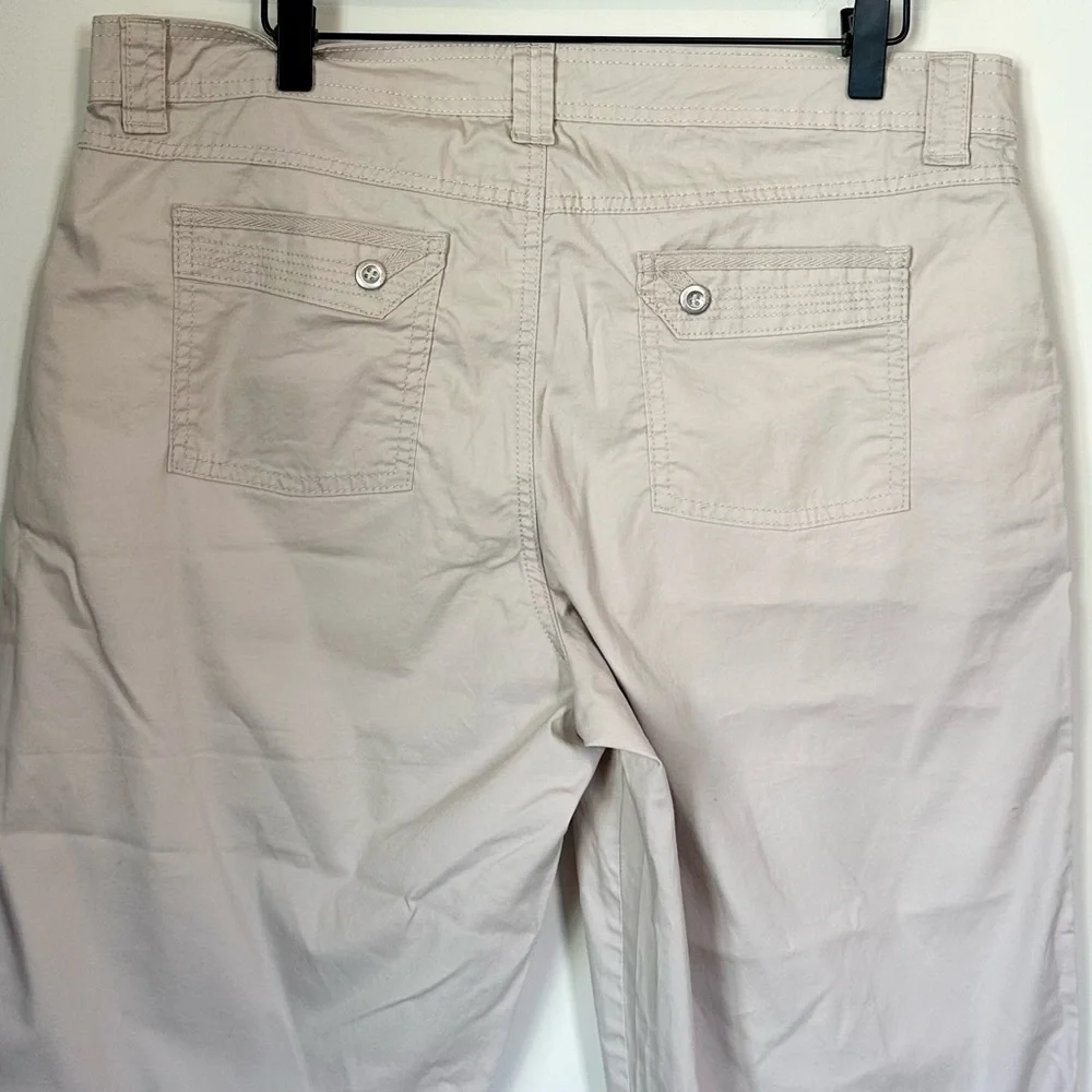NWT Gloria Vanderbilt Katniss Utility Crop Shorts - Size 12
